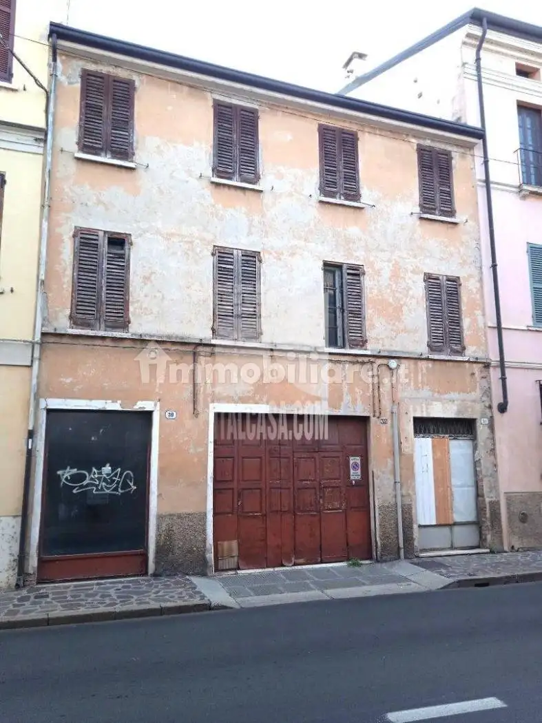 Palazzo - Edificio in vendita a Mantova