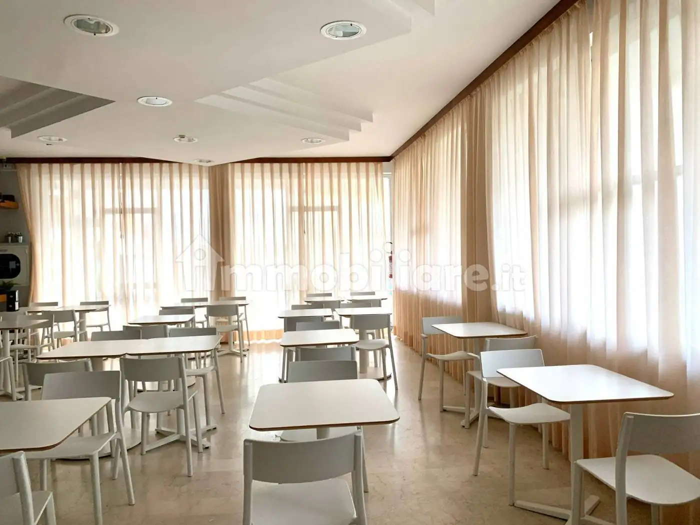 Palazzo - Edificio in vendita a Riccione