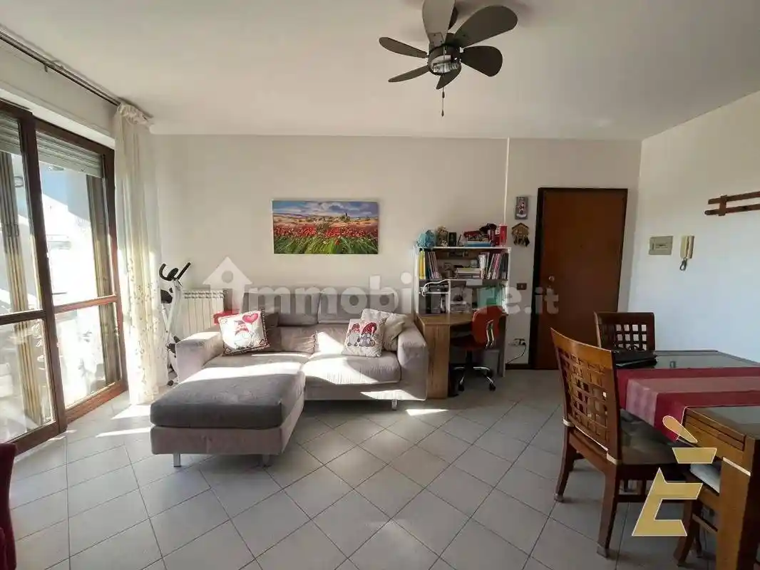 Trilocale via Belgio 11, Inghilterra - Zona 167, Aprilia - foto 2