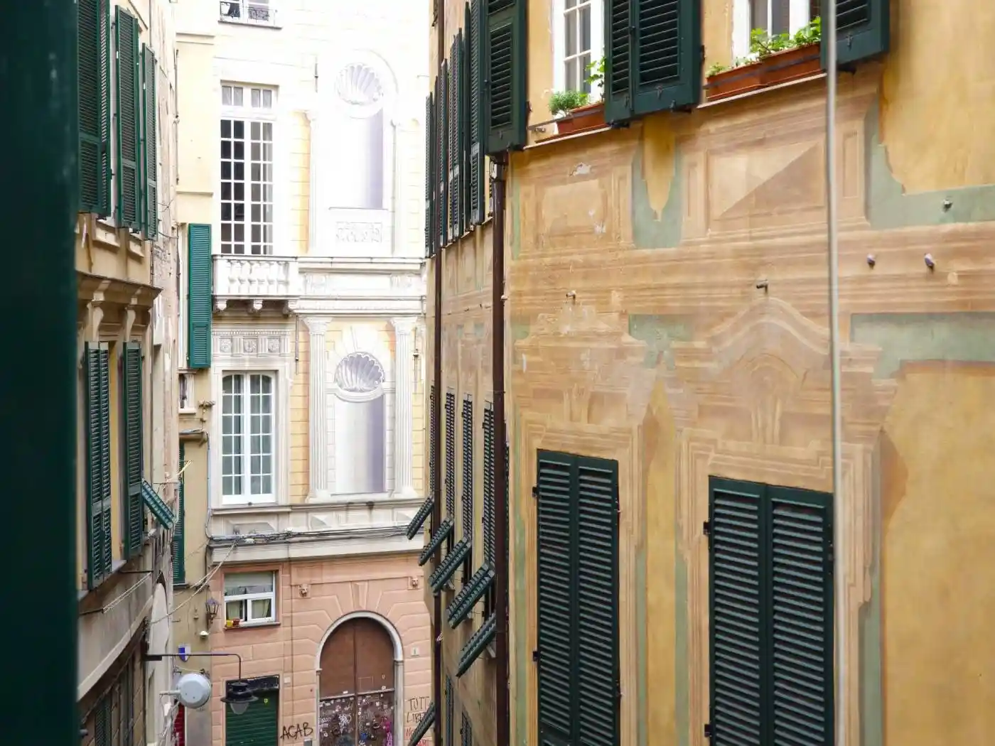 Quadrilocale via dei Giustiniani 26, Molo, Genova - foto 2