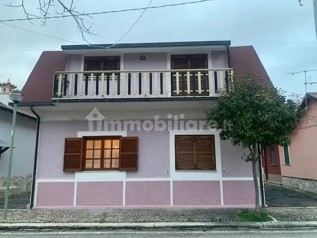 Villa in affitto a Massa d'Albe