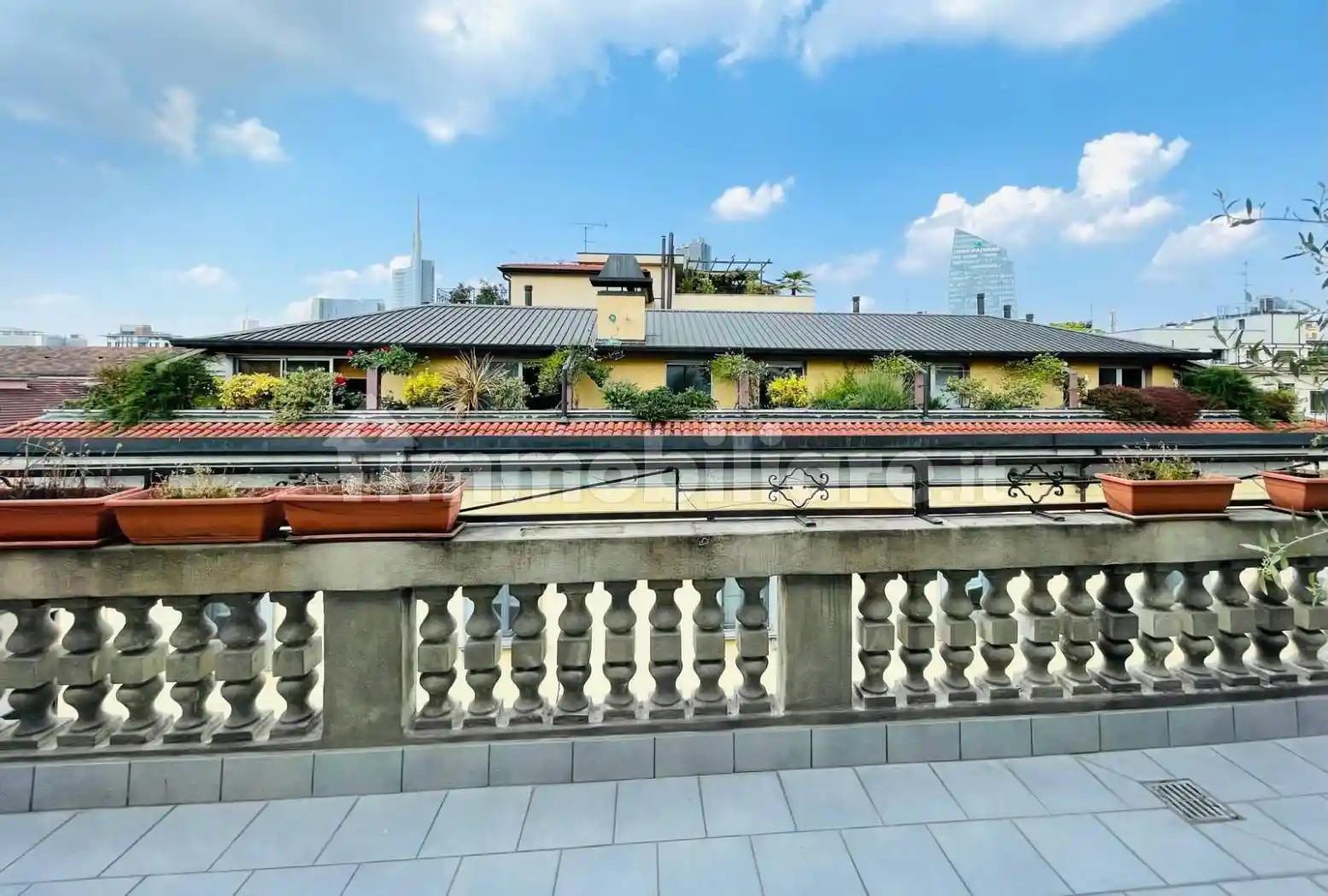 Trilocale via Giuseppe Parini 15, Porta Nuova, Milano - foto 4