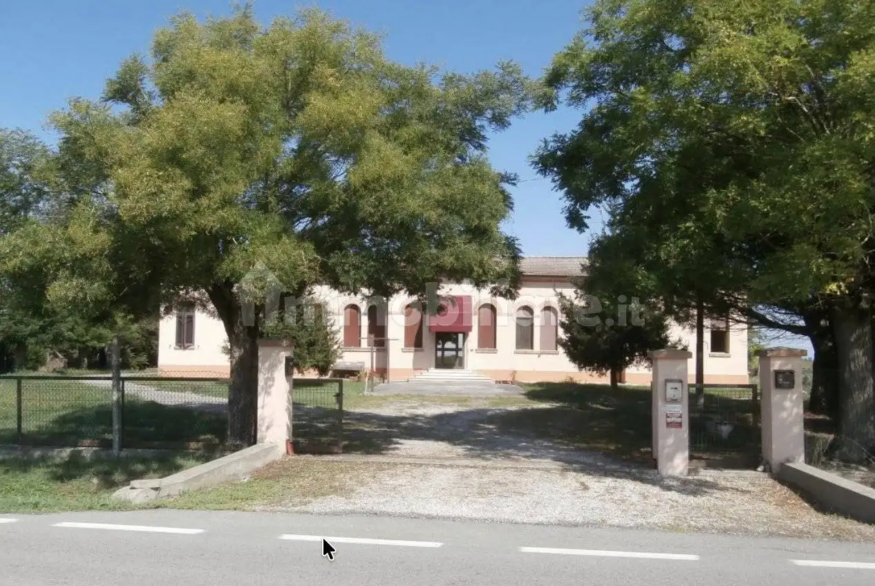 Villa in asta a Riva del Po