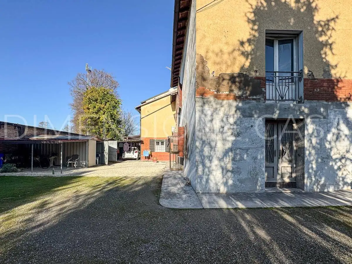 Terratetto unifamiliare 100 m², da ristrutturare, Centro, Cavezzo - foto 2