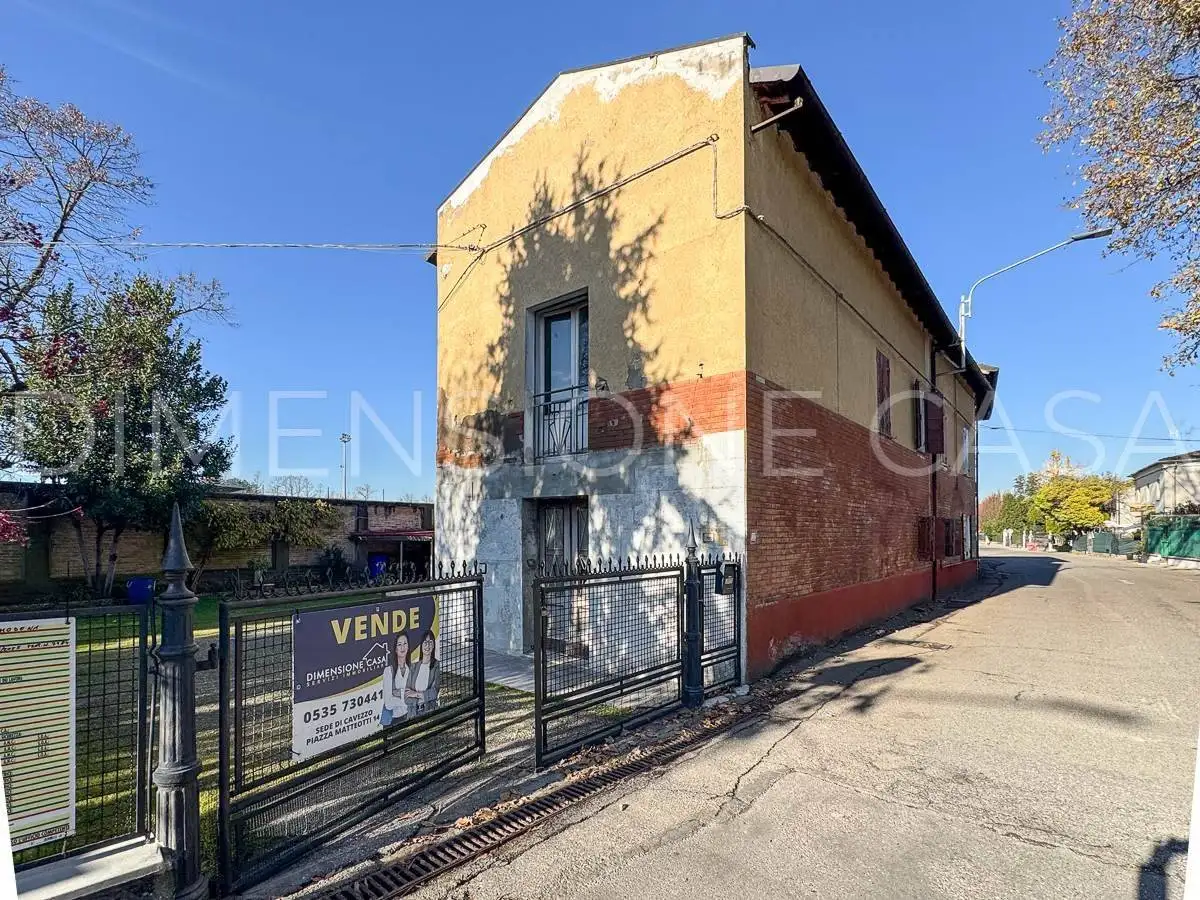 Terratetto unifamiliare 100 m², da ristrutturare, Centro, Cavezzo - foto 3