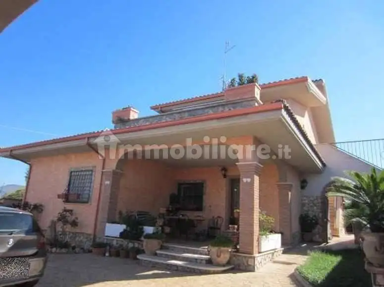 Villetta a schiera in asta a Roma