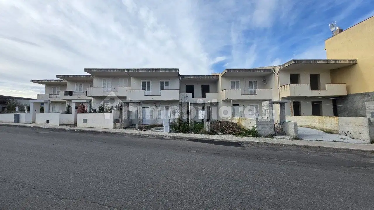 Villetta a schiera in vendita a Valdina