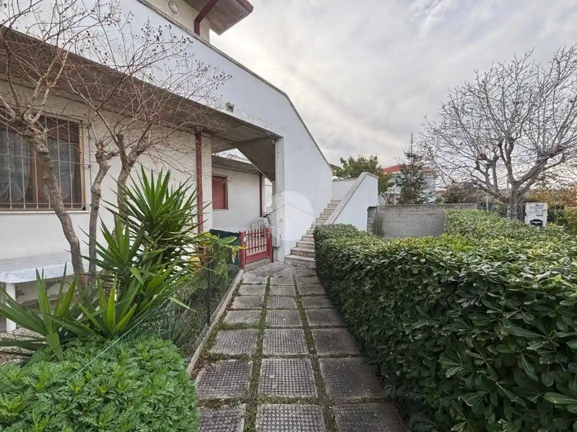 Trilocale via Giorgio de Chirico 21, Torrette - Ponte Sasso, Fano - foto 2