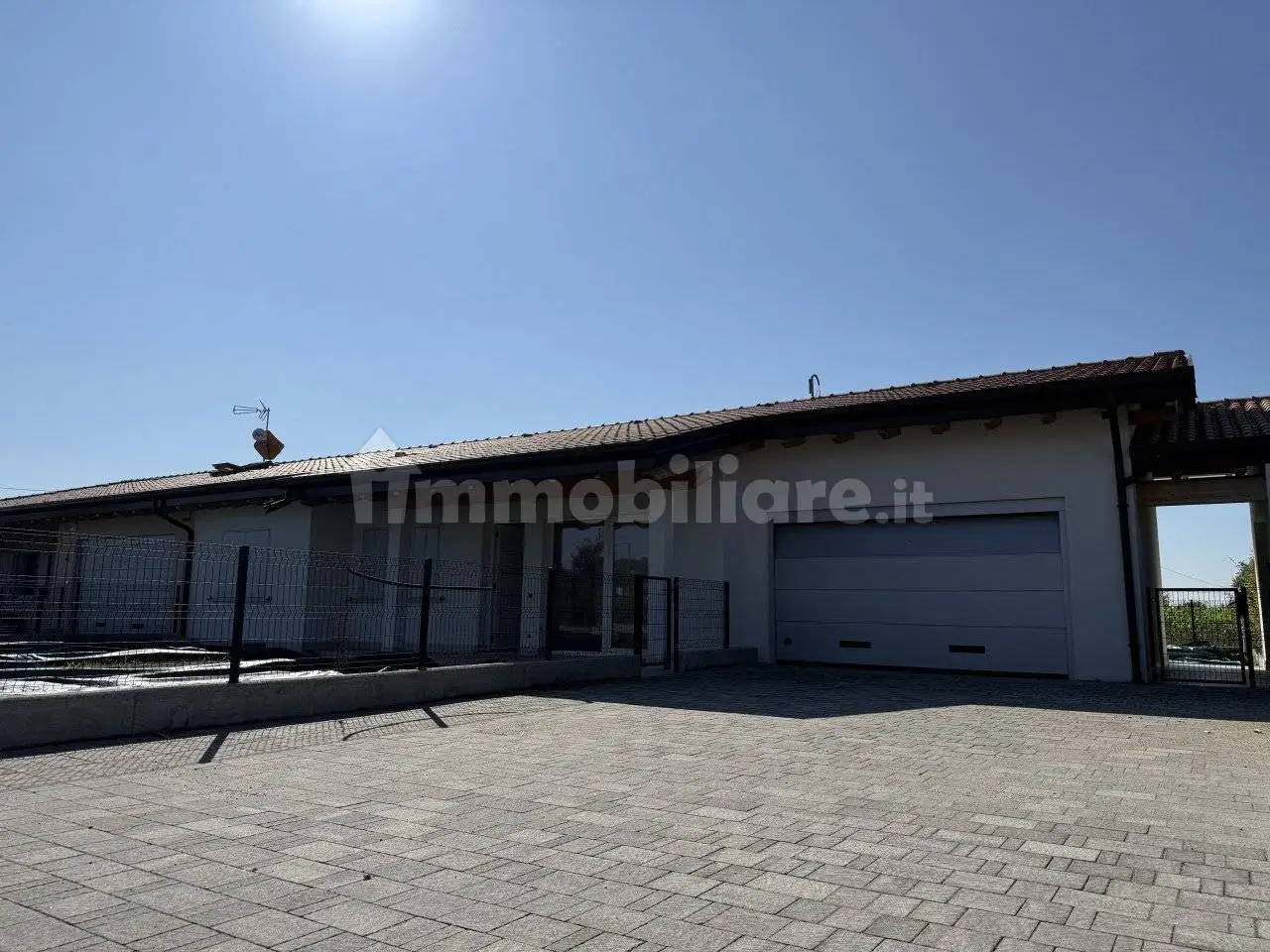 Villa in vendita a Castel d'Azzano