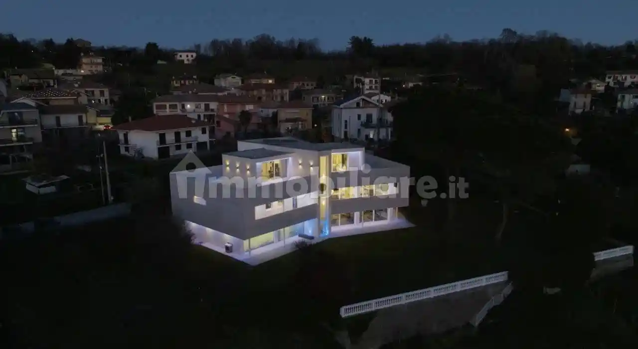 Villa in vendita a Romagnano Sesia