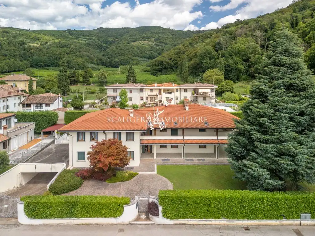 Villa in vendita a Tregnago