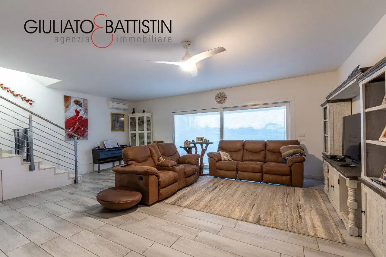 Villa in vendita a Castegnero