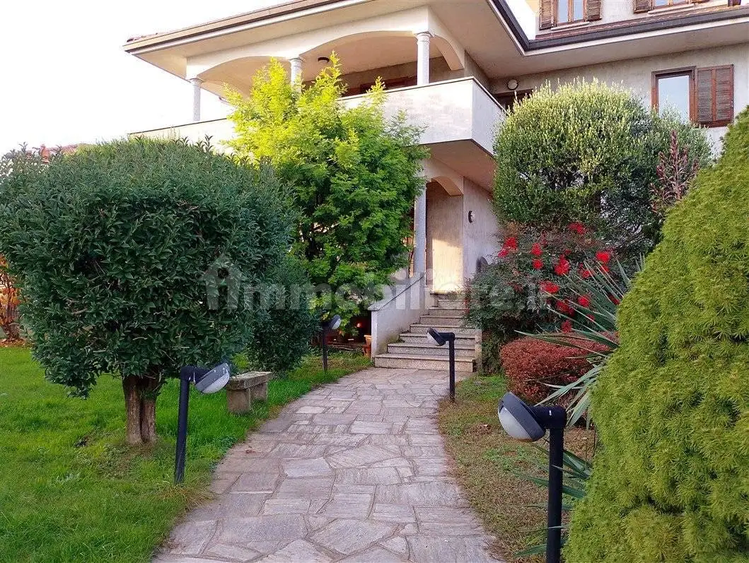 Appartamento vicolo Cascinino, Centro, Borgomanero - foto 2