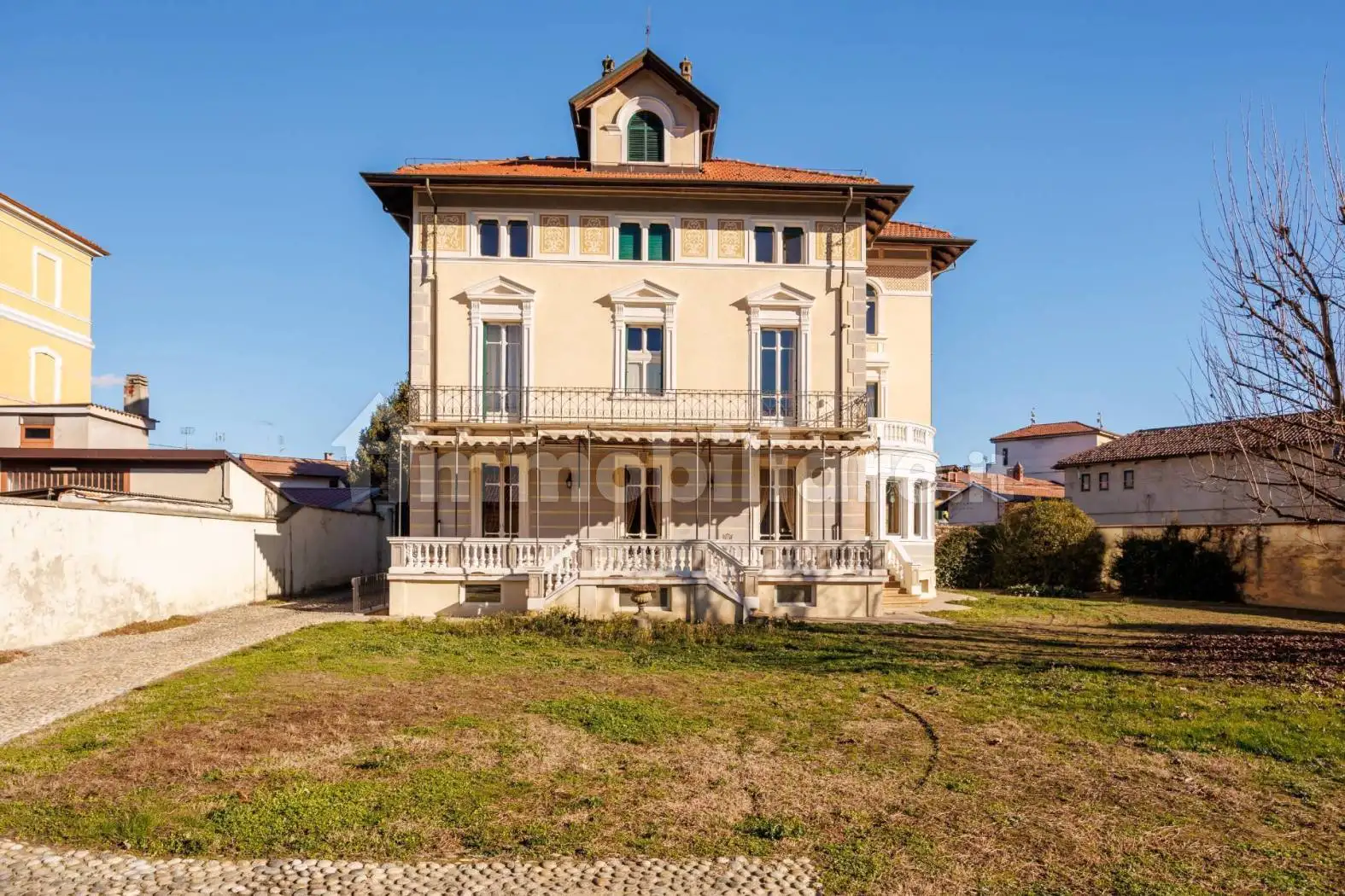 Villa in vendita a Lauriano