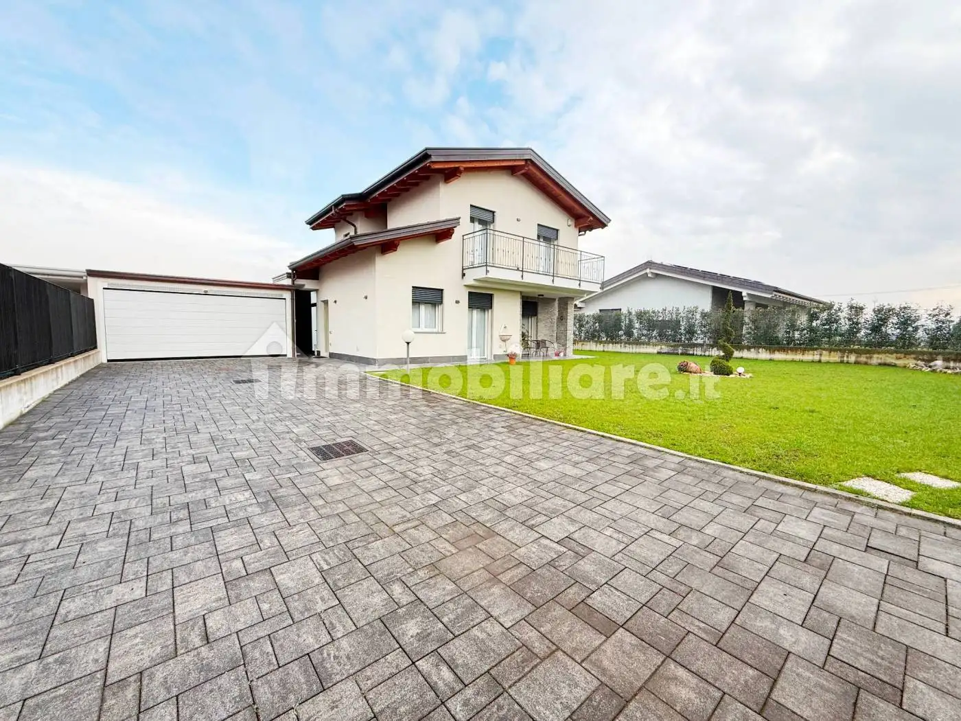 Villa in vendita a Turate