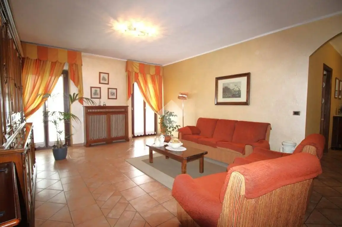 Appartamento via Francesco Vincenzo Gaude 22, Cambiano - foto 2