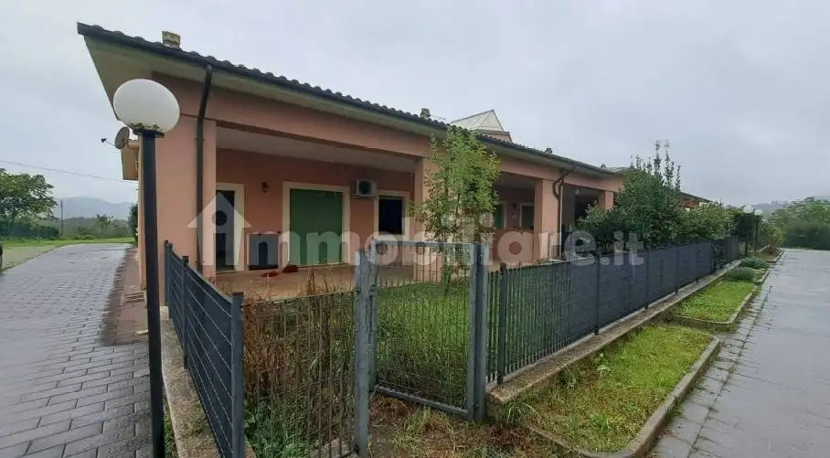 Villetta a schiera in asta a Forano