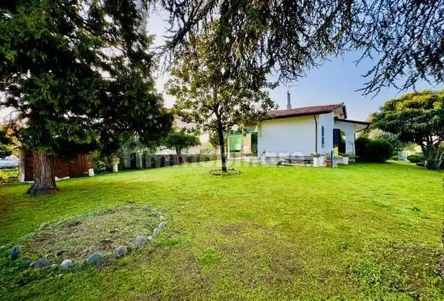 Villa in vendita a Prevalle