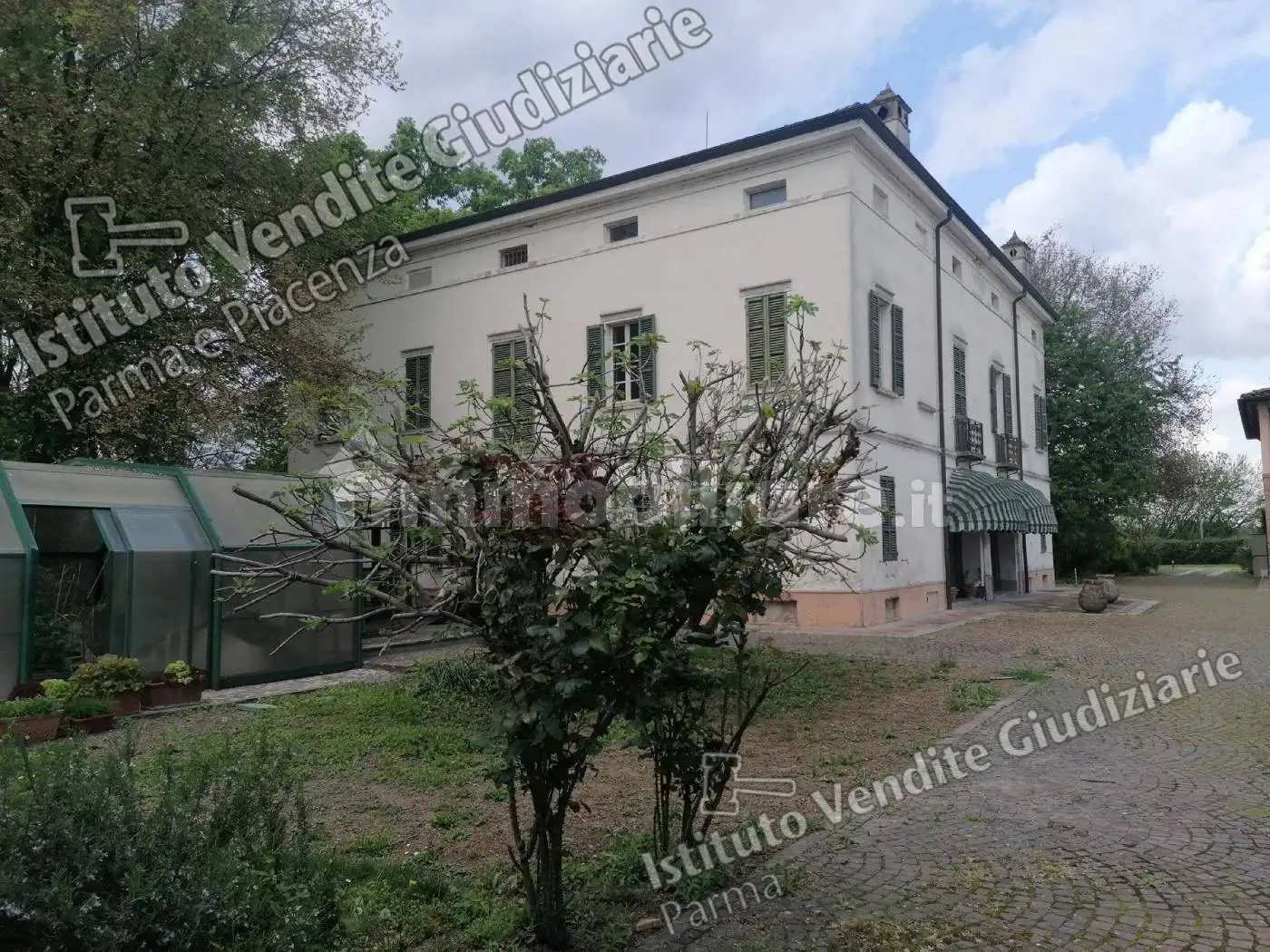 Villa in asta a Parma