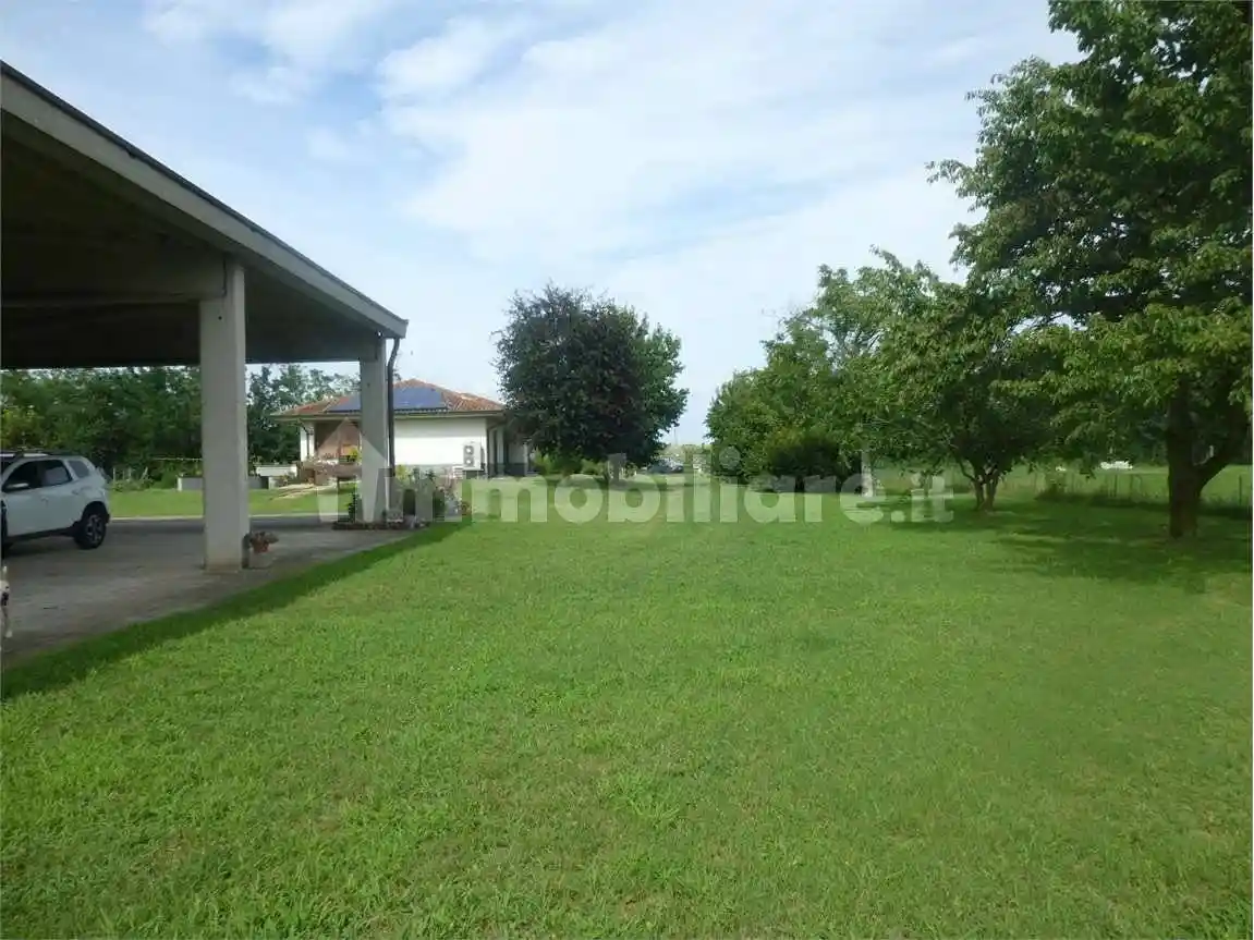 Villa in vendita a Busto Garolfo