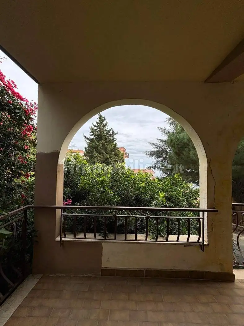 Appartamento in vendita a Letojanni