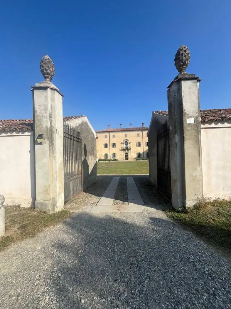 Palazzo - Edificio in vendita a Piacenza