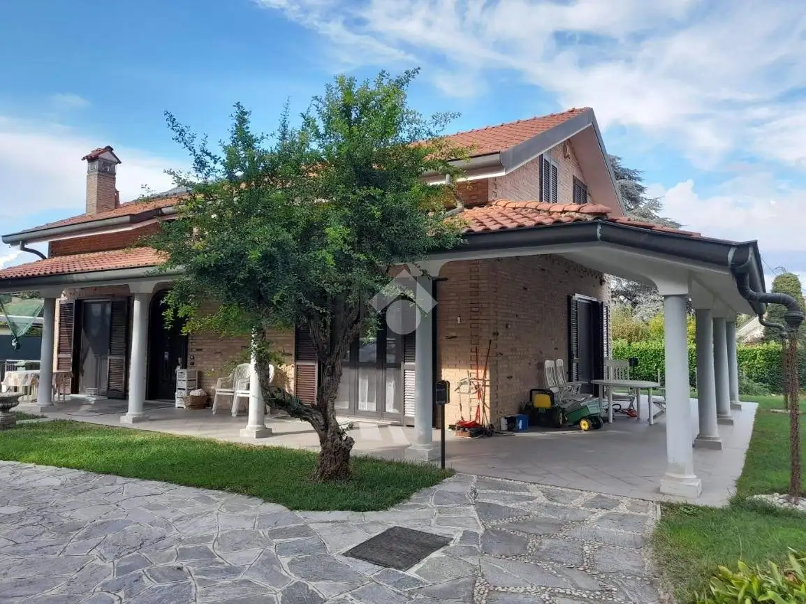 Villa in vendita a Inverigo