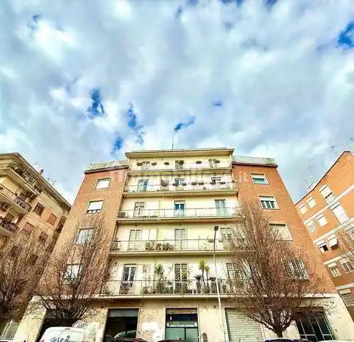 Trilocale via Centuripe 33, Appio Latino, Roma - foto 2