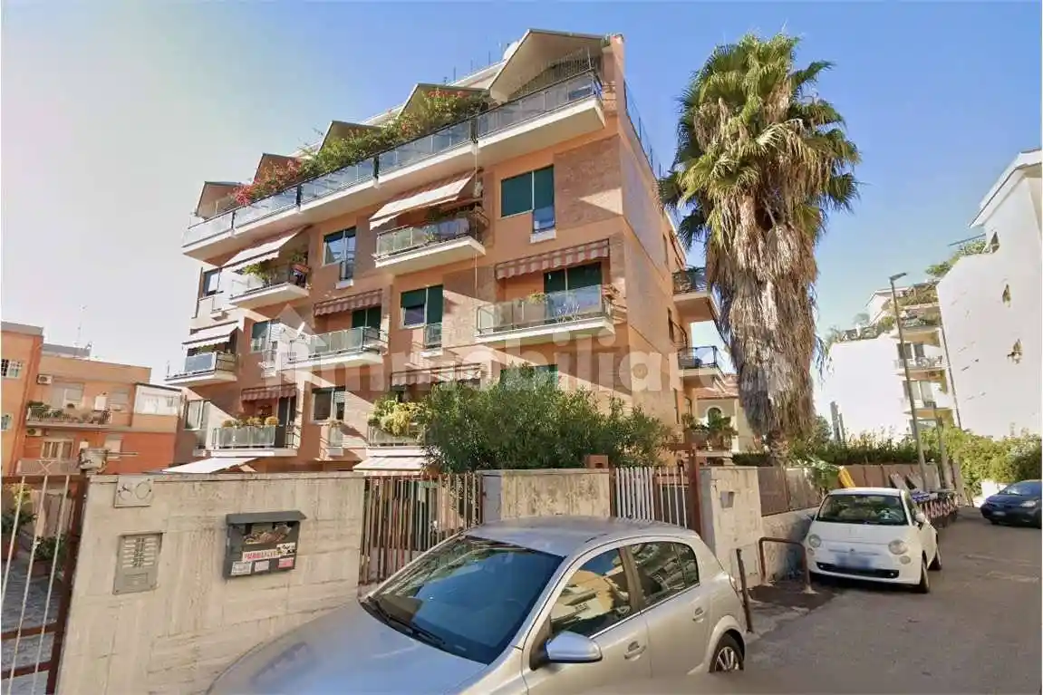 Appartamento in vendita a Roma