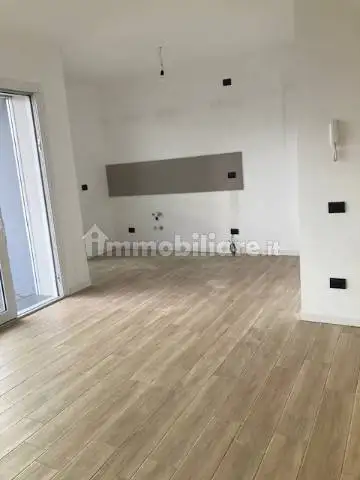 Appartamento in affitto a Montano Lucino