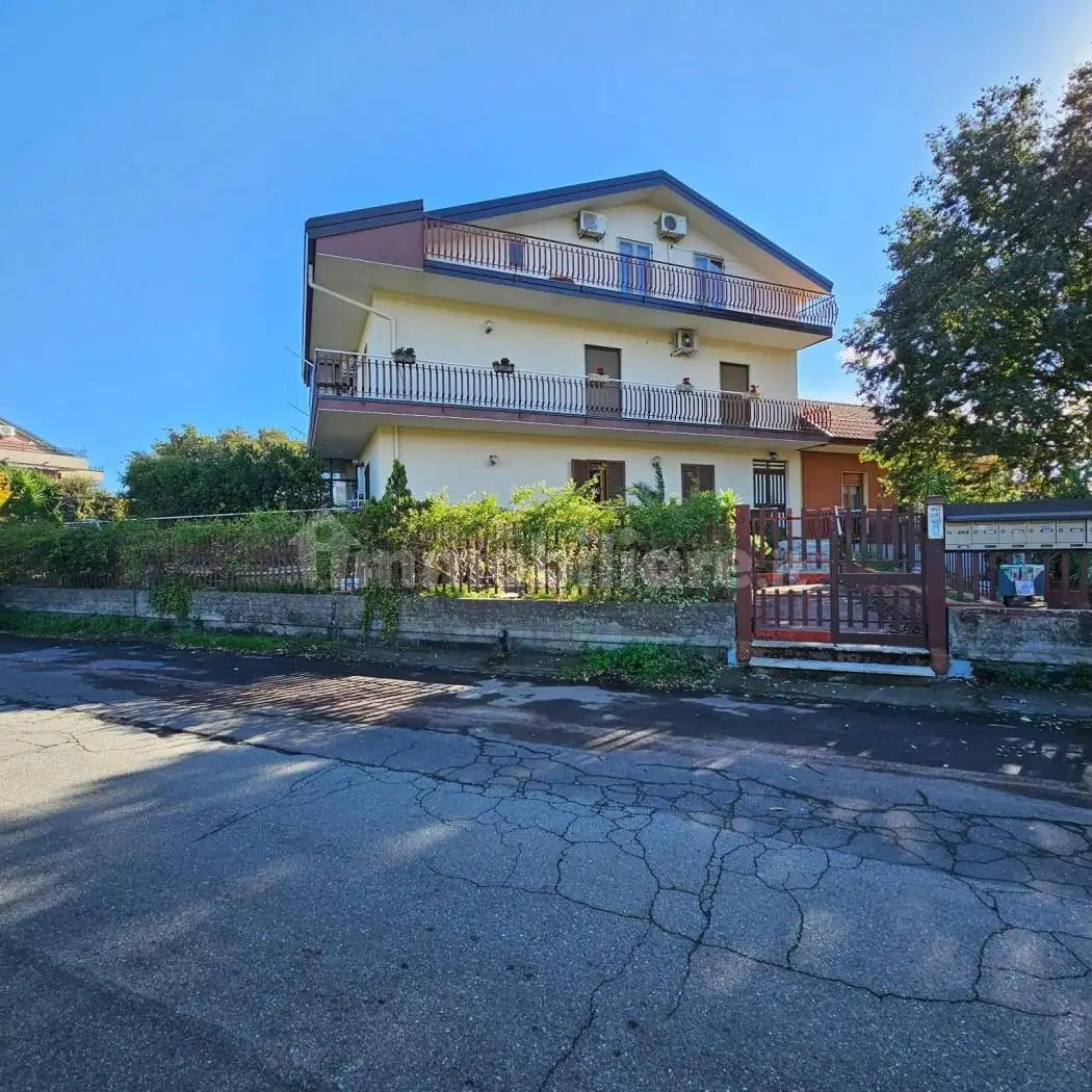 Appartamento in vendita a Aci Sant'Antonio