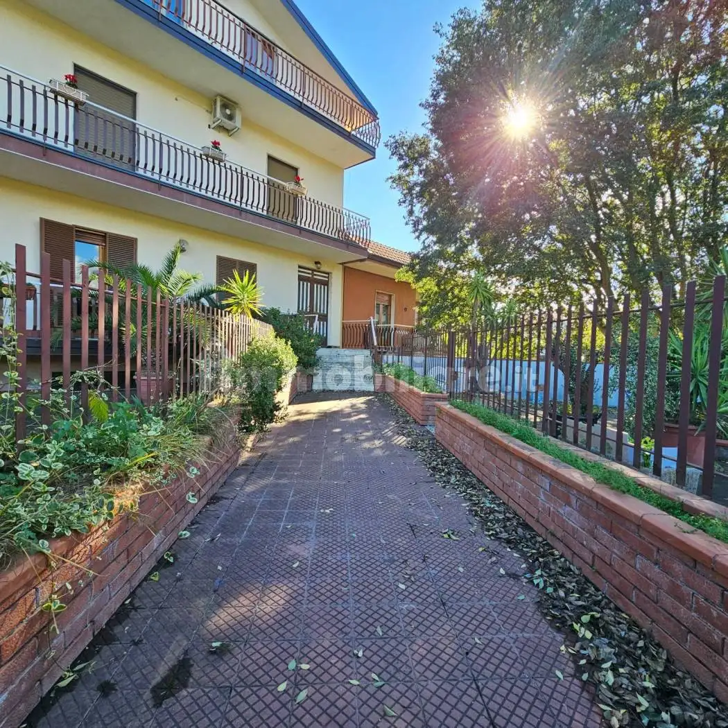 Trilocale via Stazzone 43, Centro, Aci Sant'Antonio - foto 2