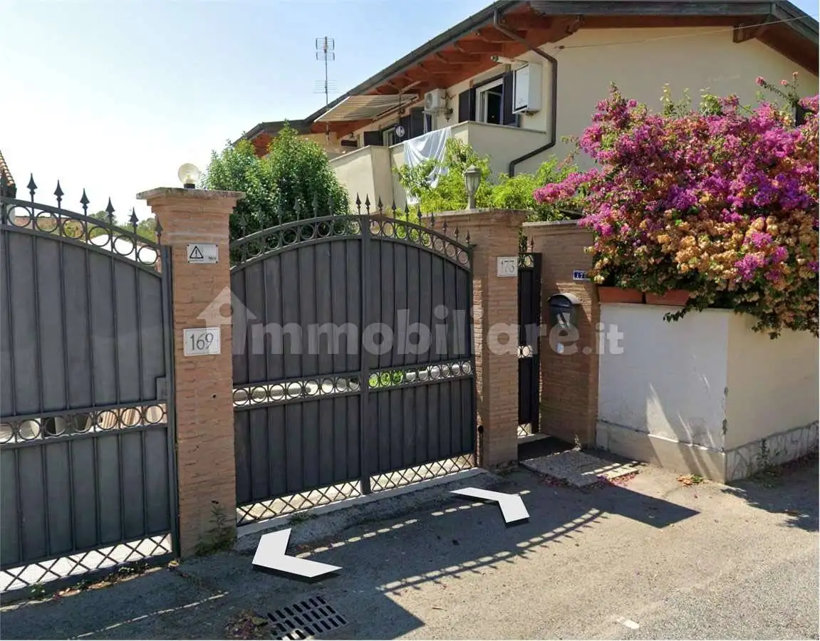 Villetta a schiera in asta a Roma