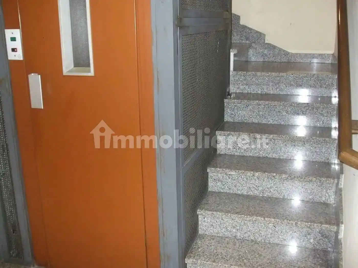 Monolocale piazza Giuseppe Garibaldi, Centro Storico, Carpi - foto 3