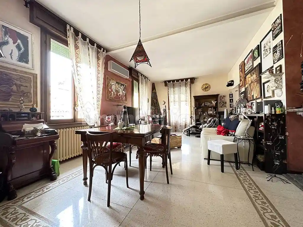 Appartamento in vendita a Parma