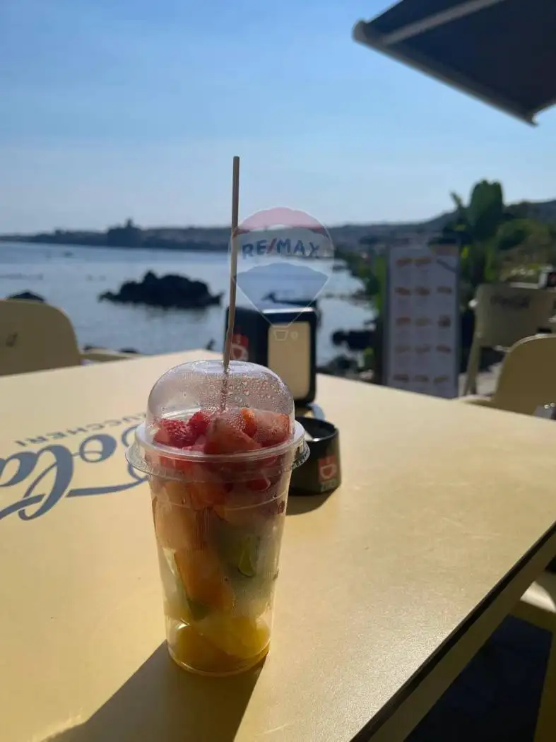 Appartamento in vendita a Aci Castello