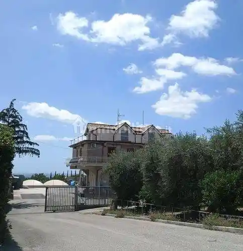 Villa unifamiliare, buono stato, 350 m², Cori - foto 2