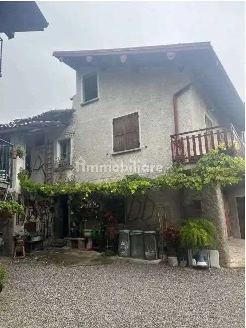 Appartamento in asta a Barni