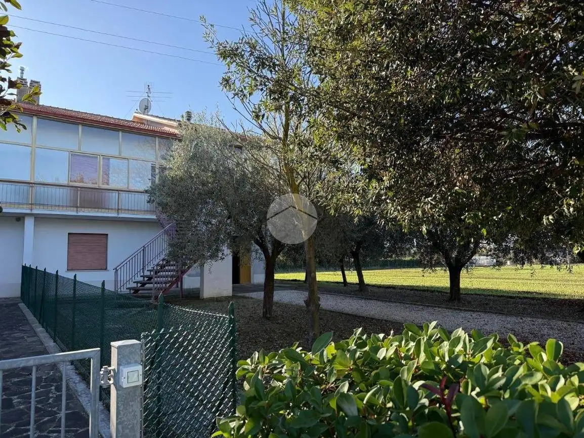 Casa indipendente in vendita a Fano