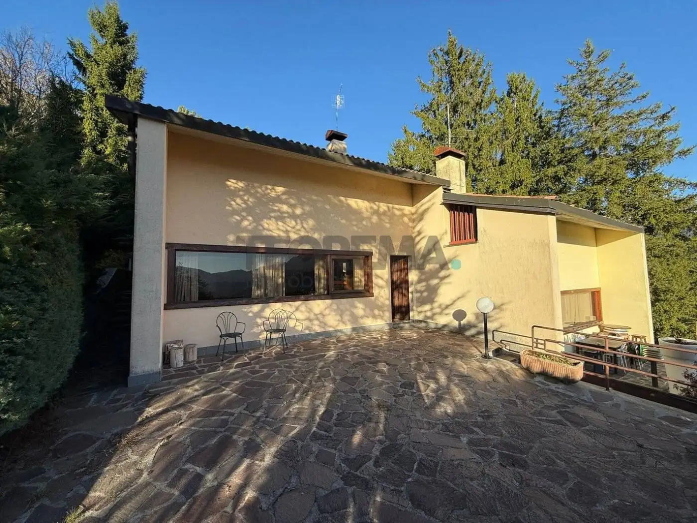 Villa in vendita a Castione della Presolana