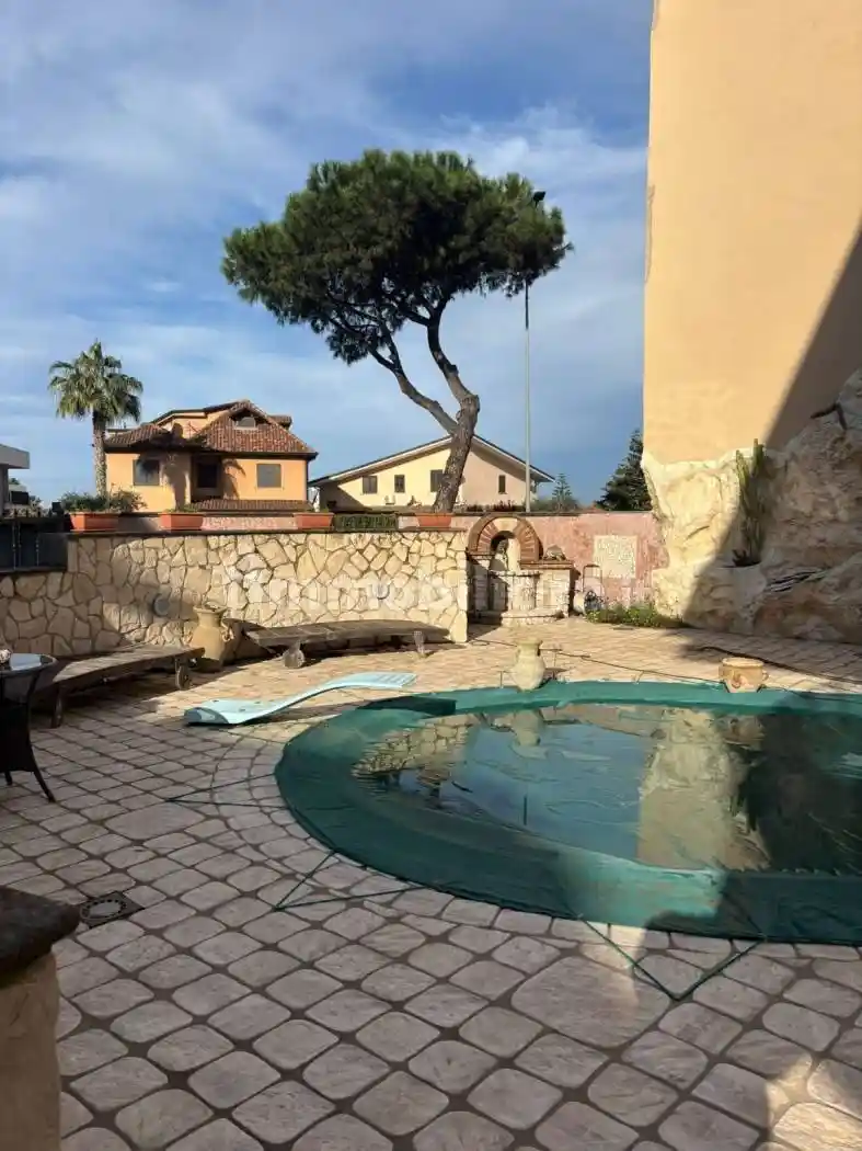 Villa unifamiliare via Lago Patria, Lago Patria, Giugliano in Campania - foto 2