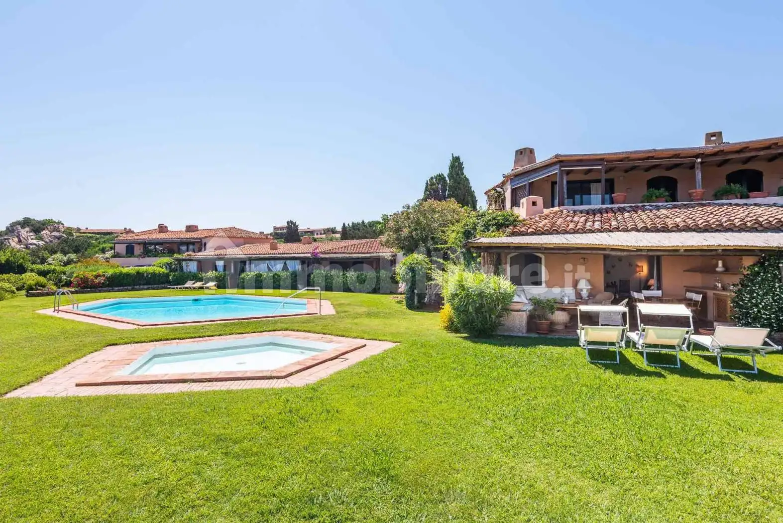 Appartamento in vendita a Arzachena