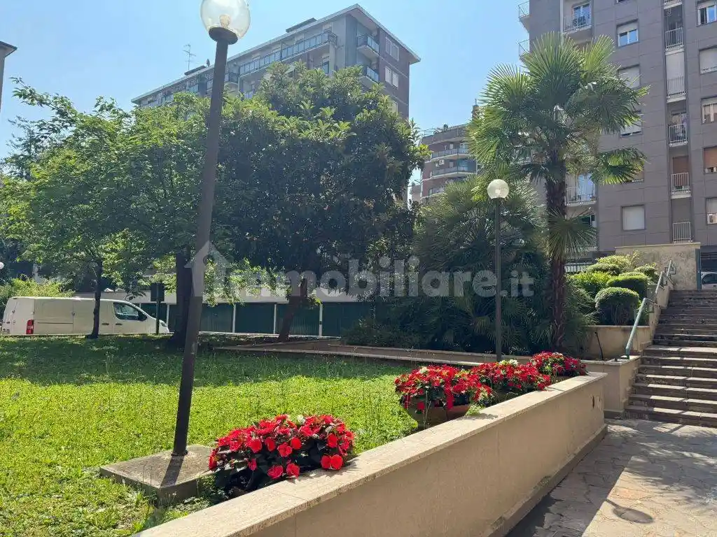 Bilocale via Antonio Panizzi 12, Lorenteggio, Milano - foto 4