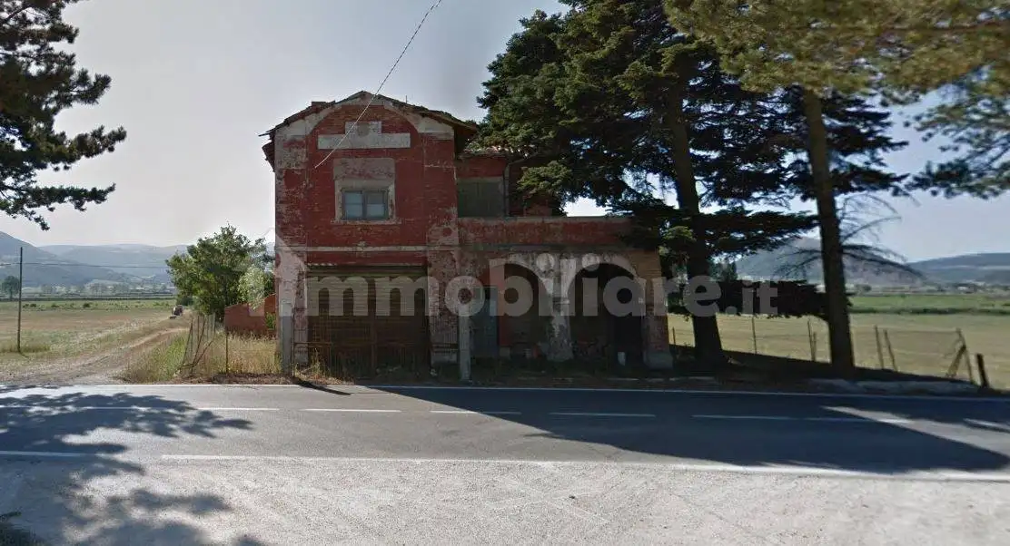 Rustico - Casale in vendita a Serravalle di Chienti