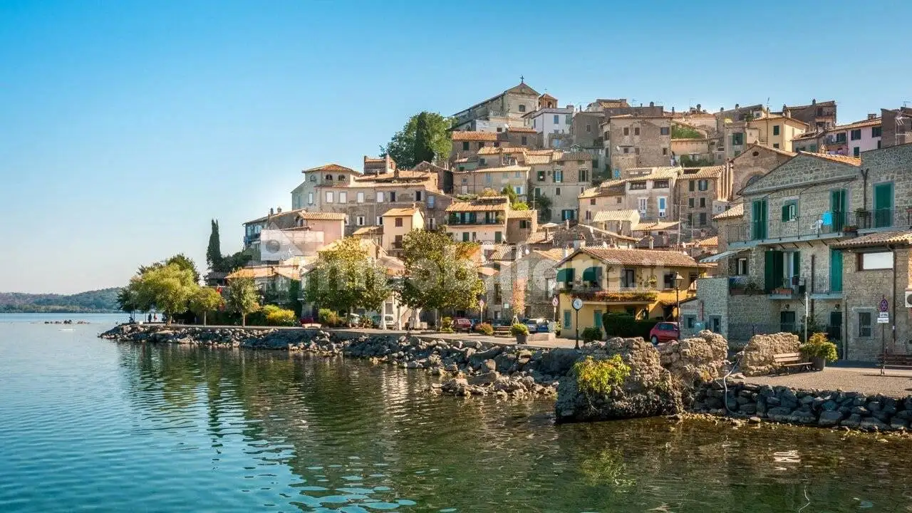 Appartamento in vendita a Anguillara Sabazia