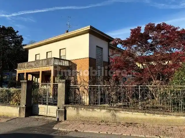 Appartamento via Fratelli Bandiera 1, Masnago, Varese - foto 2