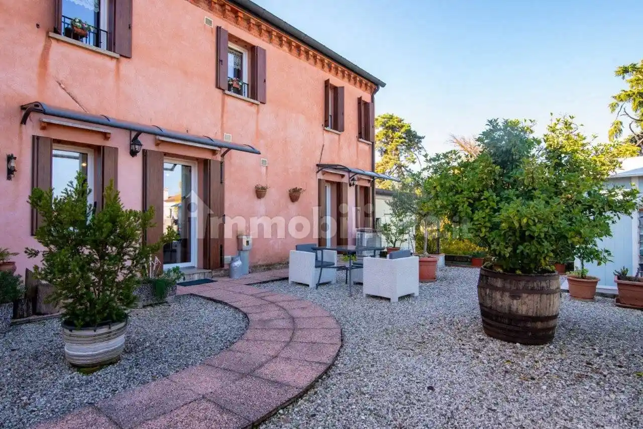 Casa indipendente in vendita a Mestrino