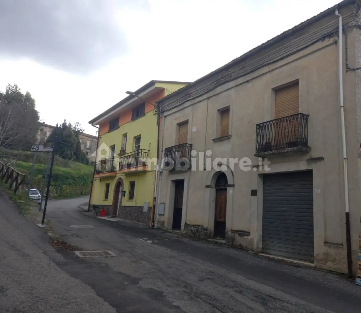 Palazzo - Edificio in vendita a Mangone