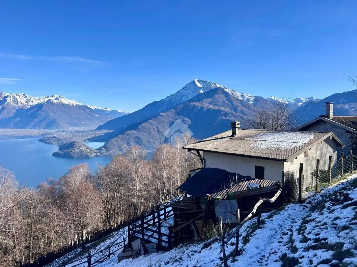 Casa indipendente in vendita a Pianello del Lario
