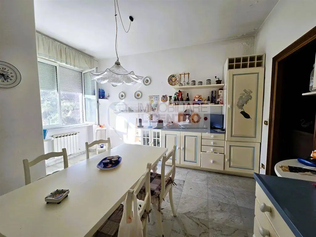 Appartamento buono stato, piano rialzato, Olmo, Santa Caterina, Falcinello, Sarzana - foto 2